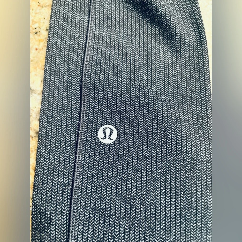 Lululemon Women’s Speed Up Tight 28”